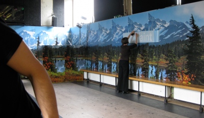 Mountain Morning Tapete, 2 x 13 m, im Rahmen der Ausstellung Nichts verschenken, alles nutzen mit Matthias Klos (Flucati) und Dagmar Buhr (fade away until faint) f&amp;uuml;r Die Kubatur des Kabinetts, der Kunstsalon im FLUC, Wien, 2010